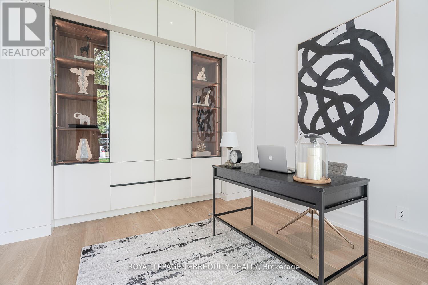 207 Newton Drive, Toronto, Ontario  M2M 2P2 - Photo 4 - C12975226