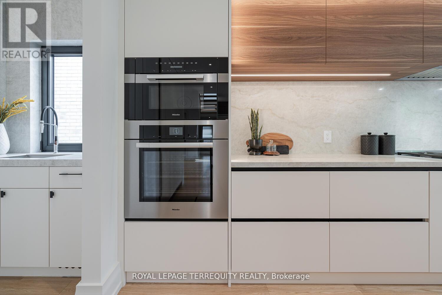 207 Newton Drive, Toronto, Ontario  M2M 2P2 - Photo 24 - C12975226