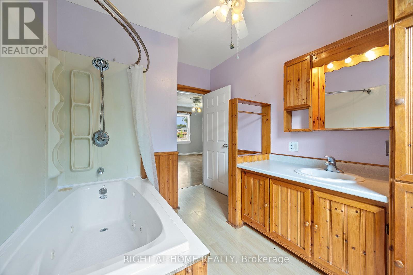 221 Samuelson Street, Cambridge, Ontario  N1R 1K9 - Photo 9 - X12977368