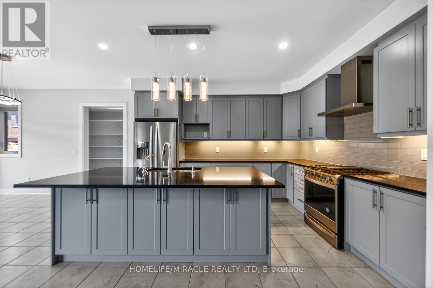 1032 Edinburgh Drive, Woodstock, Ontario  N4T 0M5 - Photo 17 - X12977416