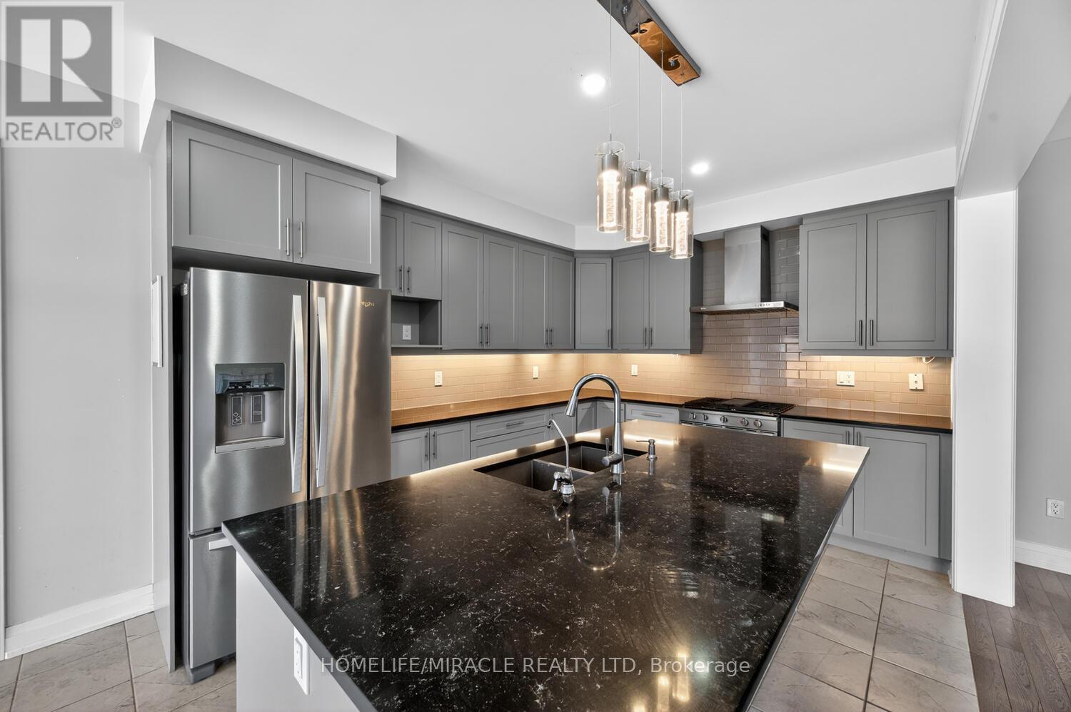 1032 Edinburgh Drive, Woodstock, Ontario  N4T 0M5 - Photo 18 - X12977416