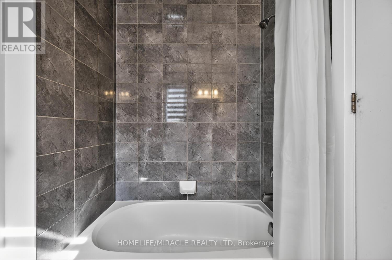 1032 Edinburgh Drive, Woodstock, Ontario  N4T 0M5 - Photo 41 - X12977416