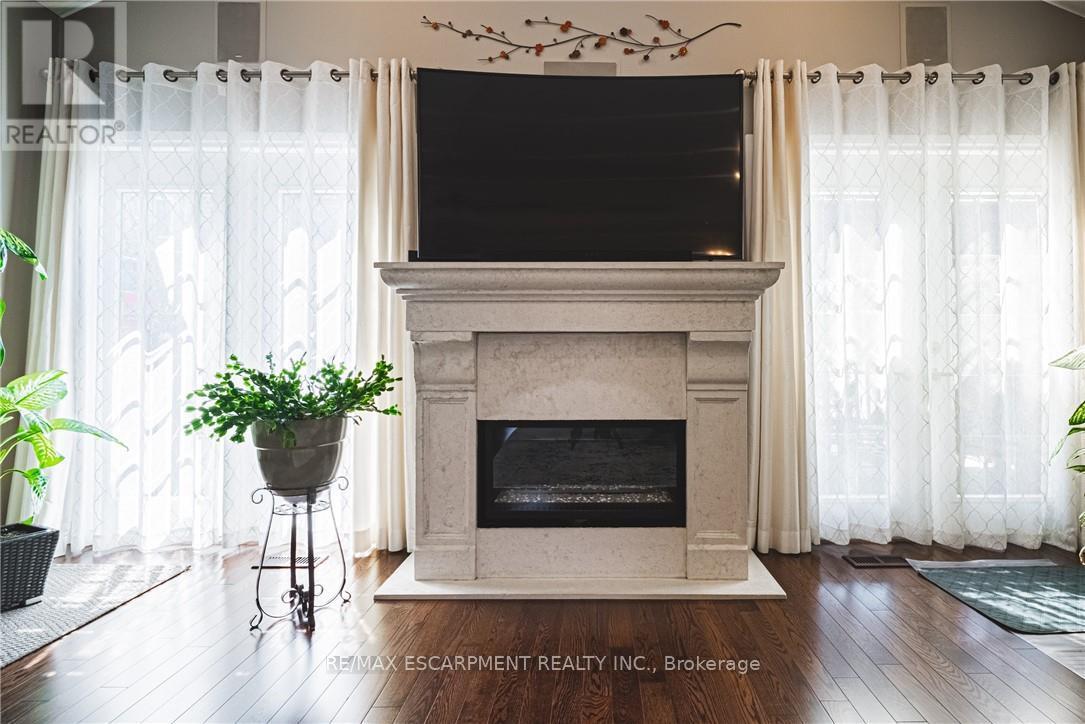 137 Pinehill Drive, Hamilton, Ontario  L0R 1P0 - Photo 11 - X12977472