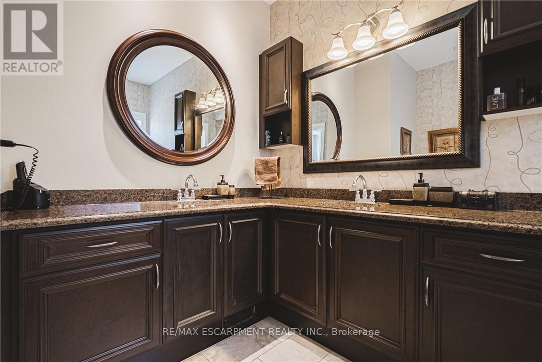 137 Pinehill Drive, Hamilton, Ontario  L0R 1P0 - Photo 15 - X12977472