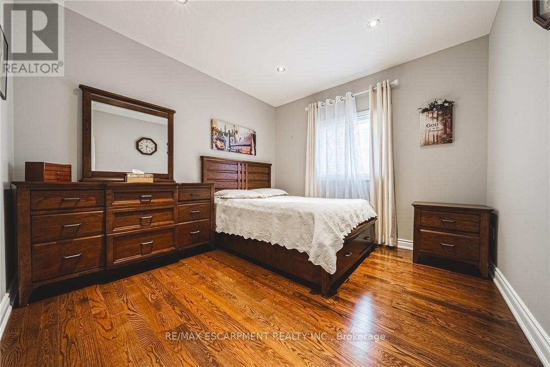 137 Pinehill Drive, Hamilton, Ontario  L0R 1P0 - Photo 16 - X12977472