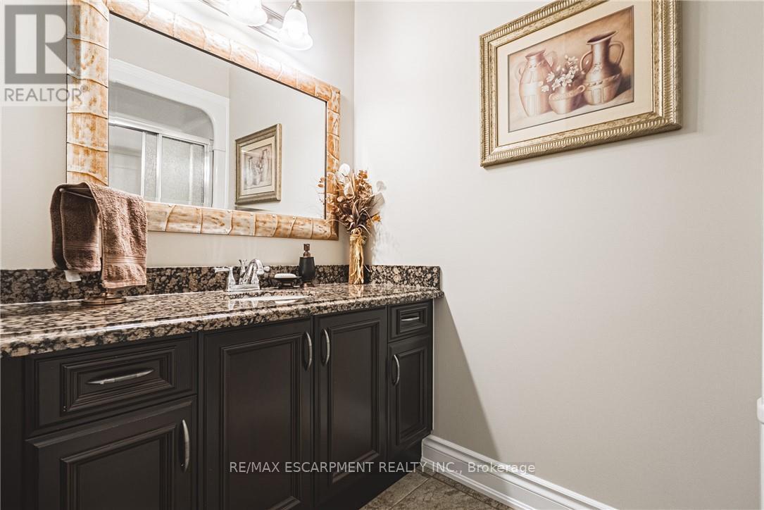 137 Pinehill Drive, Hamilton, Ontario  L0R 1P0 - Photo 17 - X12977472