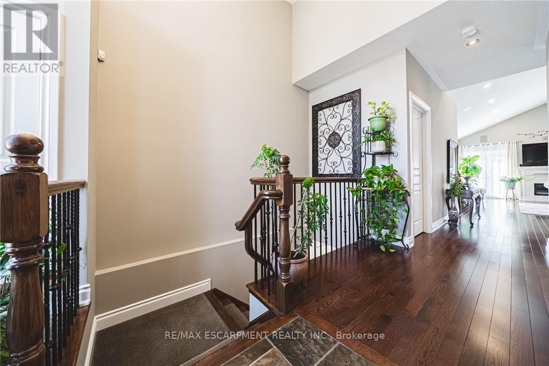 137 Pinehill Drive, Hamilton, Ontario  L0R 1P0 - Photo 18 - X12977472