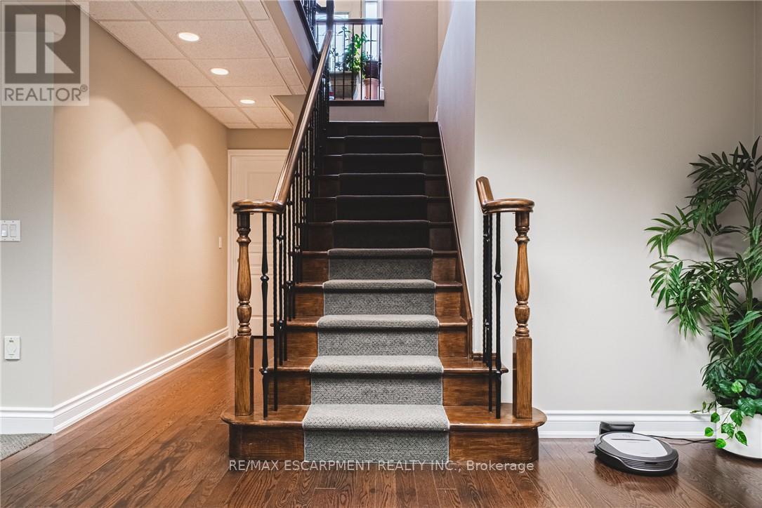 137 Pinehill Drive, Hamilton, Ontario  L0R 1P0 - Photo 19 - X12977472