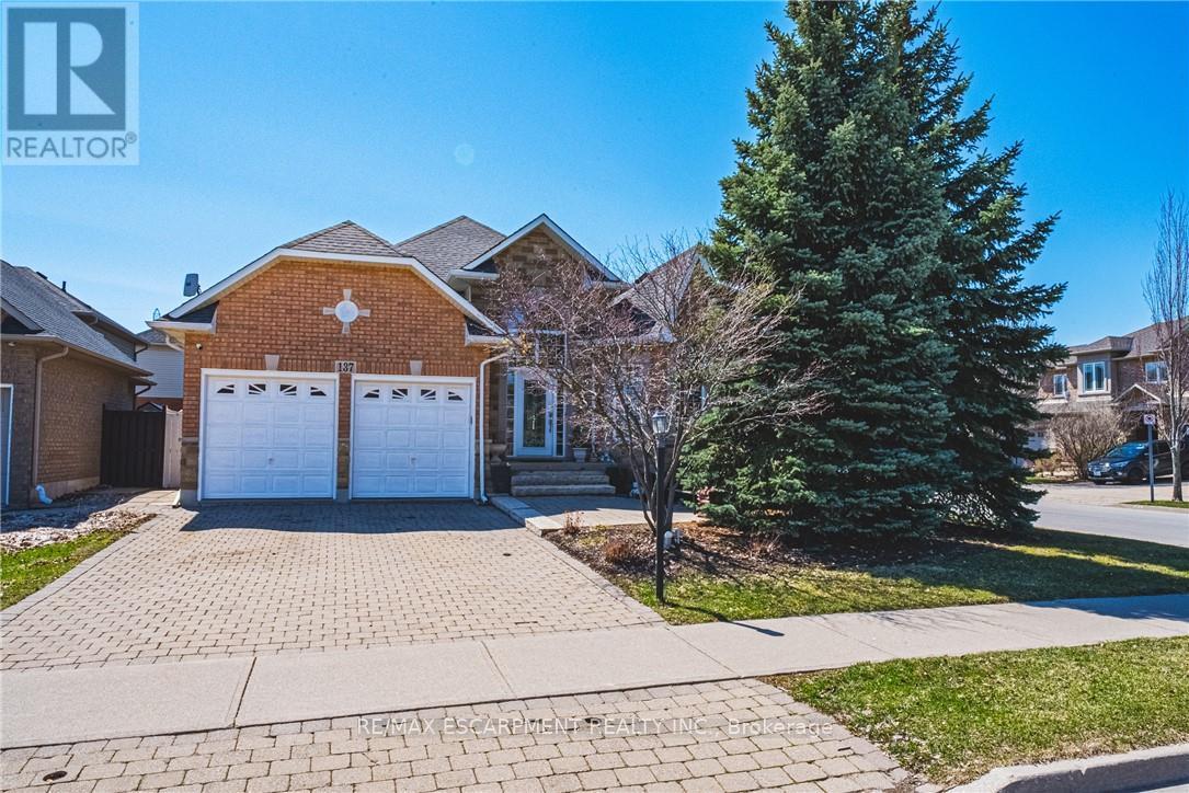 137 Pinehill Drive, Hamilton, Ontario  L0R 1P0 - Photo 2 - X12977472