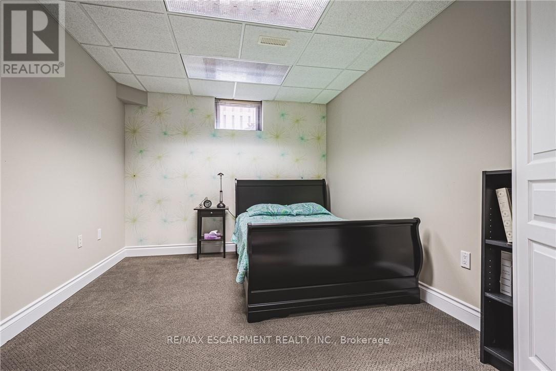 137 Pinehill Drive, Hamilton, Ontario  L0R 1P0 - Photo 25 - X12977472