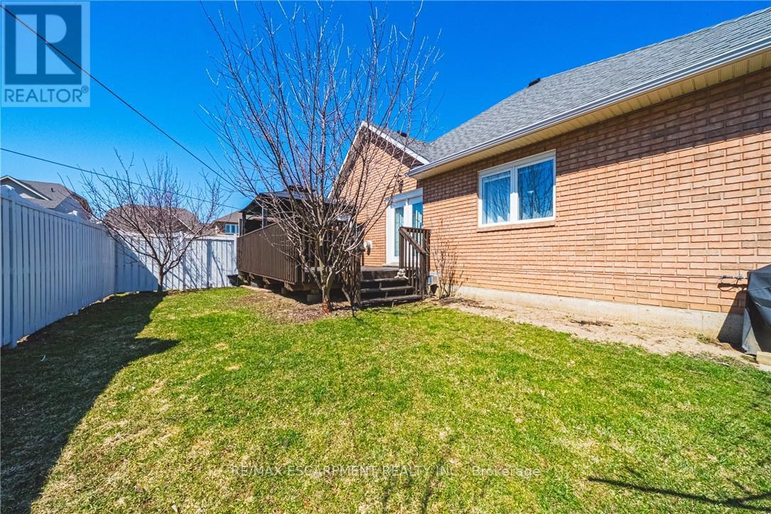 137 Pinehill Drive, Hamilton, Ontario  L0R 1P0 - Photo 29 - X12977472