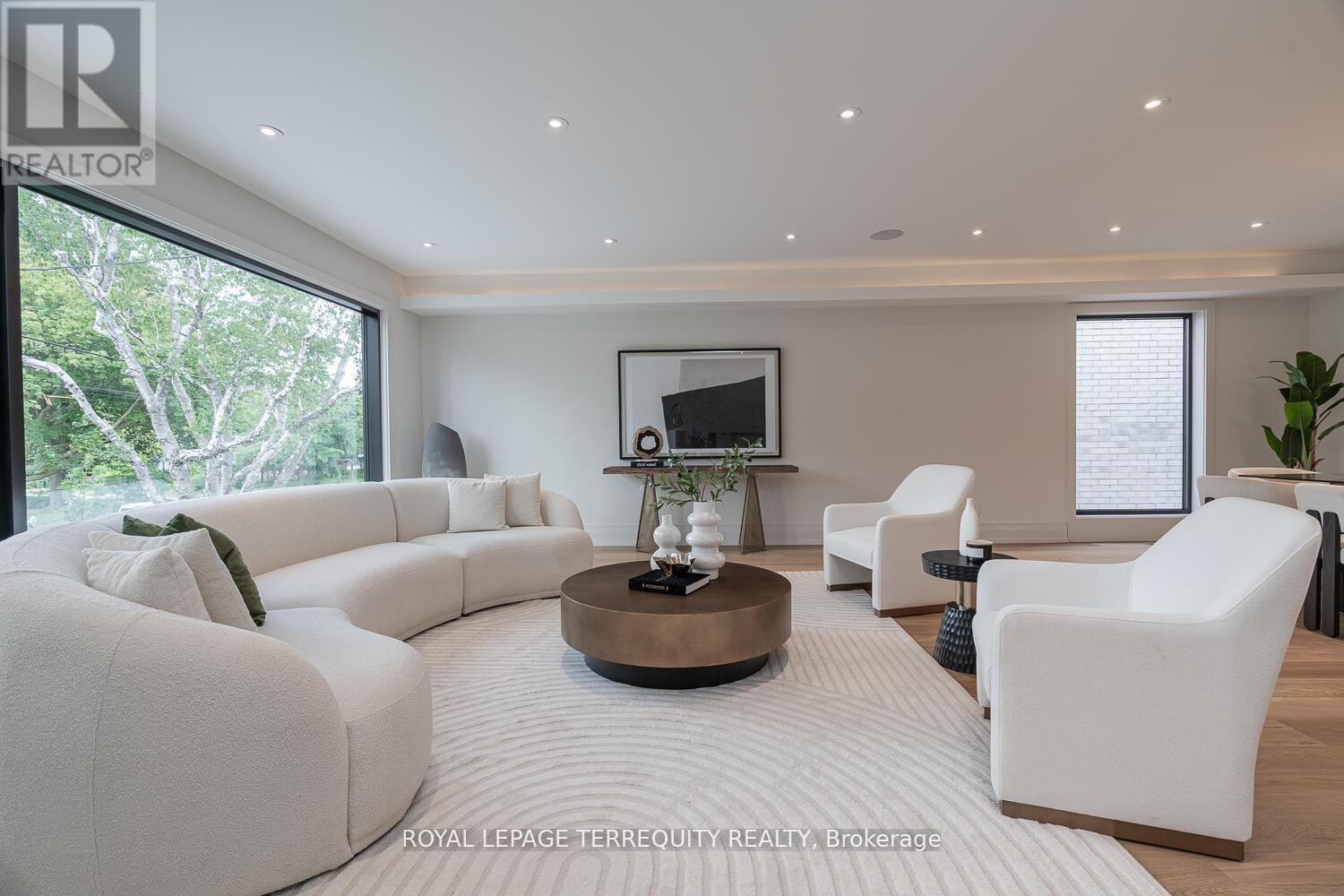 207 Newton Drive, Toronto, Ontario  M2M 2P2 - Photo 6 - C12975226