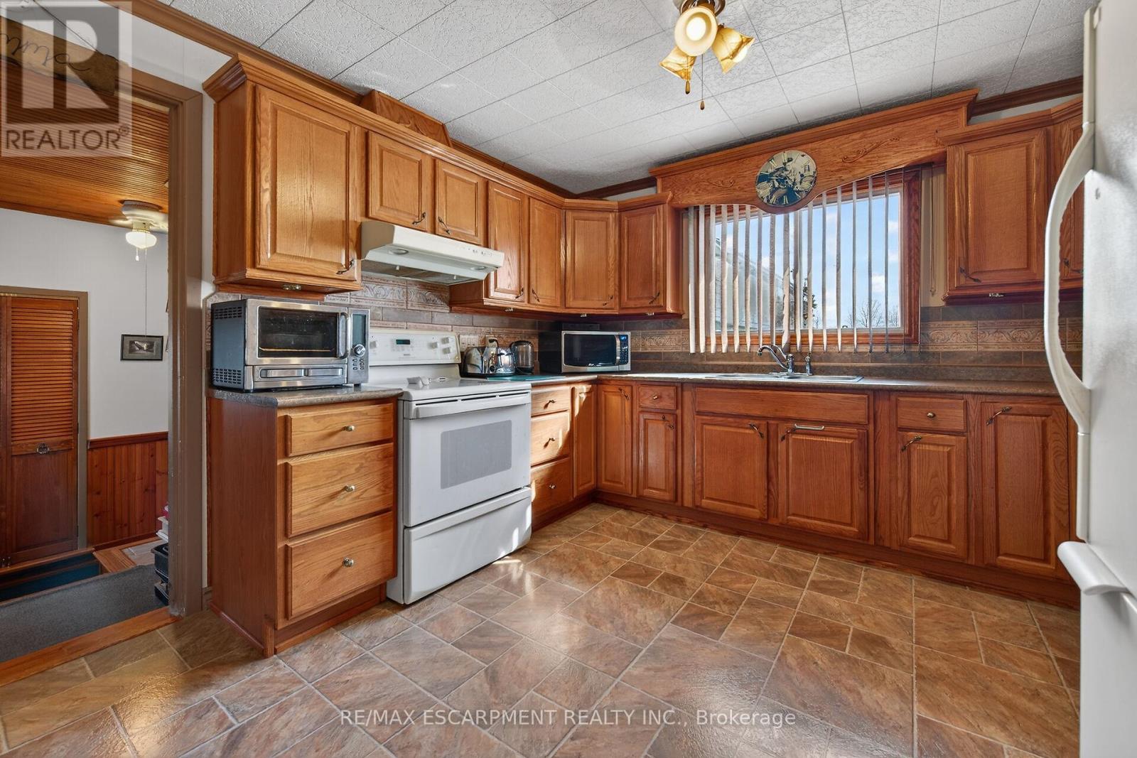 1057 Concession 4 Road, Haldimand, Ontario  N0A 1G0 - Photo 9 - X12977488