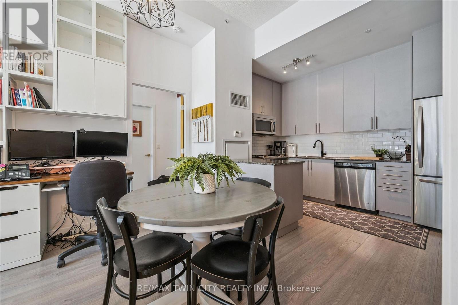 103 - 85 Duke Street W, Kitchener, Ontario  N2H 0B7 - Photo 10 - X12977496