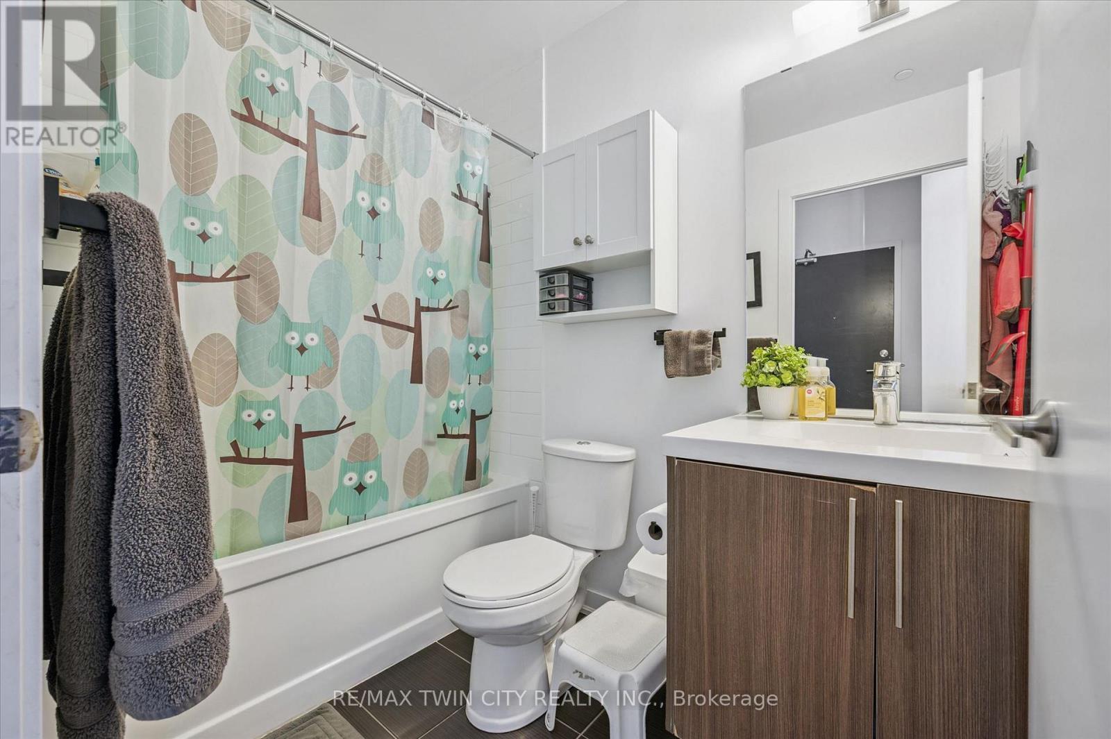 103 - 85 Duke Street W, Kitchener, Ontario  N2H 0B7 - Photo 18 - X12977496