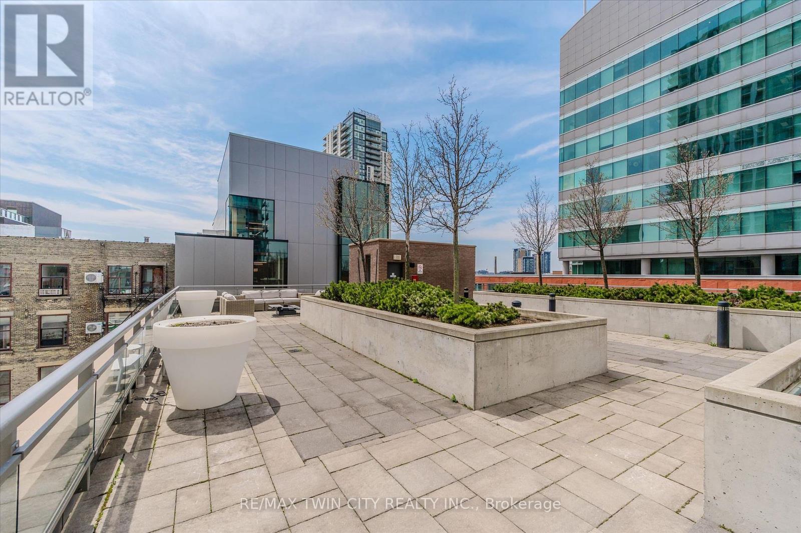 103 - 85 Duke Street W, Kitchener, Ontario  N2H 0B7 - Photo 32 - X12977496