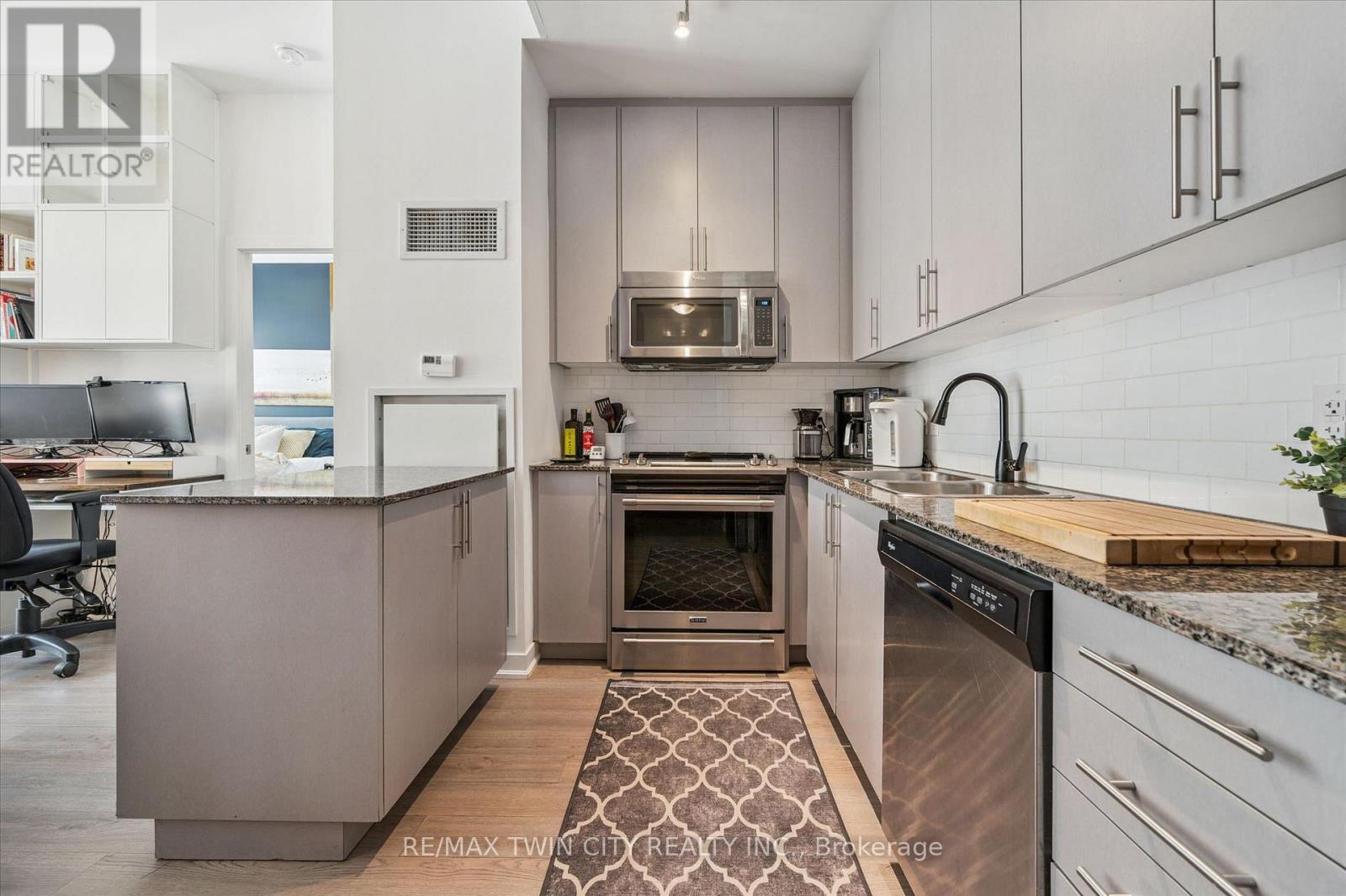 103 - 85 Duke Street W, Kitchener, Ontario  N2H 0B7 - Photo 6 - X12977496