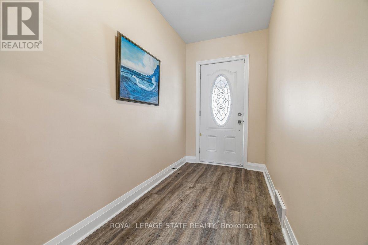 56 James Street, Hamilton, Ontario  L9H 2J7 - Photo 3 - X12977538