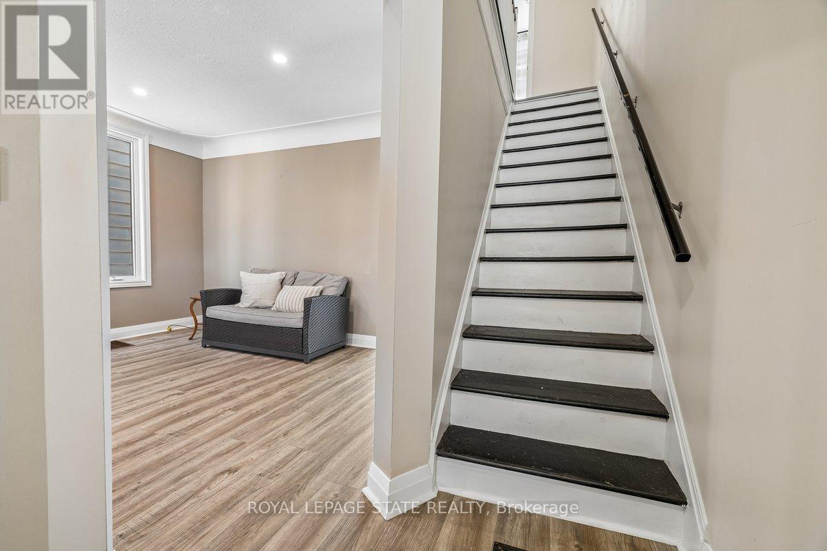 56 James Street, Hamilton, Ontario  L9H 2J7 - Photo 4 - X12977538