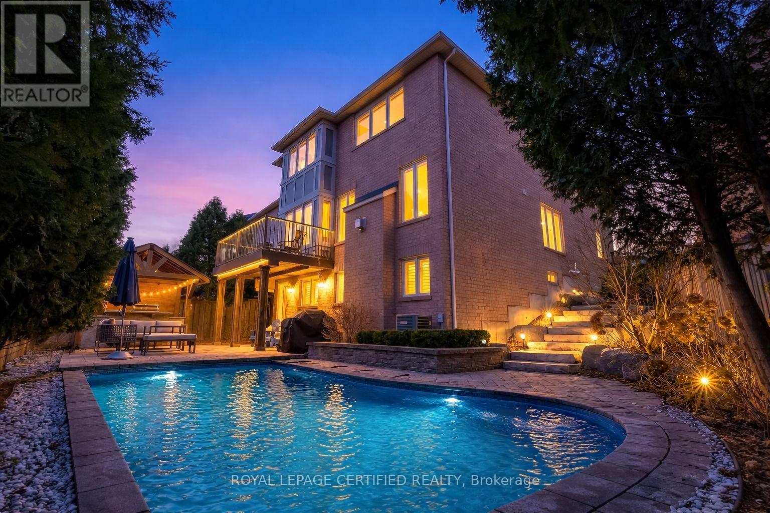 31 Peer Court, Hamilton, Ontario  L9K 0C5 - Photo 3 - X12977562