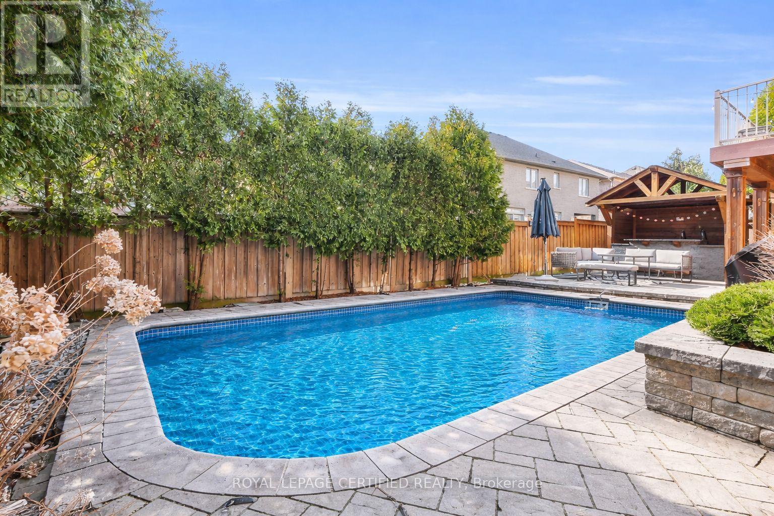 31 Peer Court, Hamilton, Ontario  L9K 0C5 - Photo 4 - X12977562