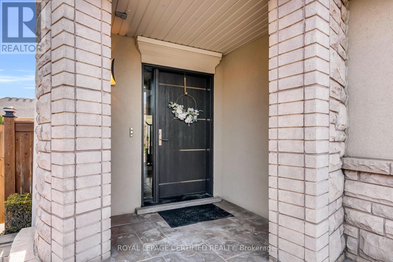 31 Peer Court, Hamilton, Ontario  L9K 0C5 - Photo 5 - X12977562