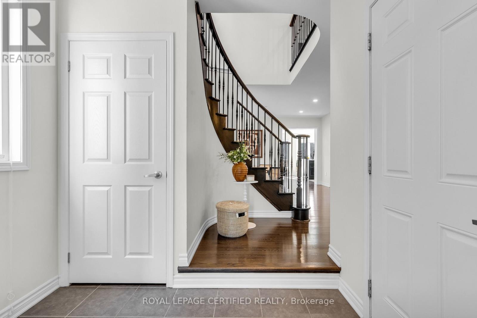 31 Peer Court, Hamilton, Ontario  L9K 0C5 - Photo 6 - X12977562