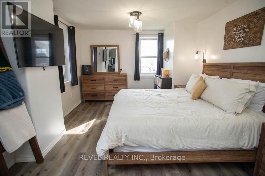 47 Simcoe Street, Brant, Ontario  N0E 1R0 - Photo 13 - X12977594