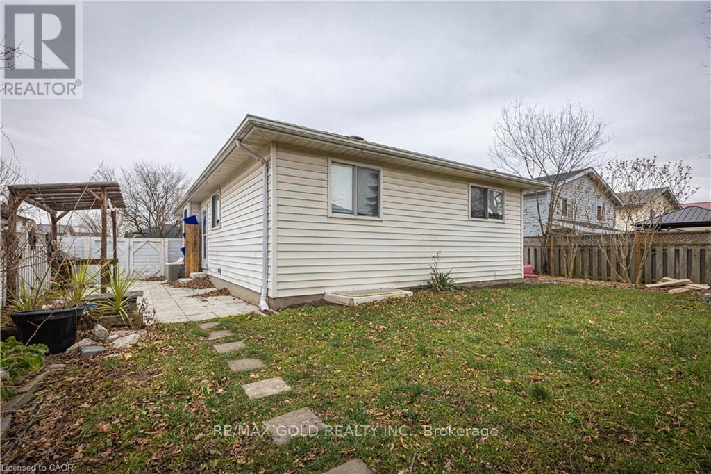 82 Saddy Avenue, London East, Ontario  N5V 4E4 - Photo 24 - X12977600