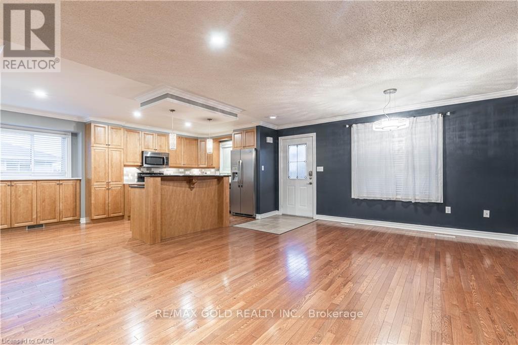 82 Saddy Avenue, London East, Ontario  N5V 4E4 - Photo 3 - X12977600