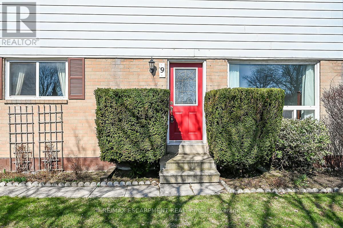 9 Mellenby Street, Hamilton, Ontario  L8J 1E6 - Photo 2 - X12977608