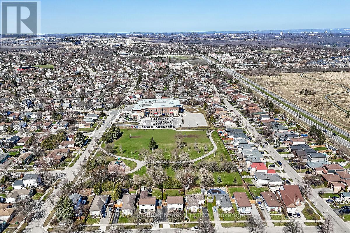 9 Mellenby Street, Hamilton, Ontario  L8J 1E6 - Photo 42 - X12977608