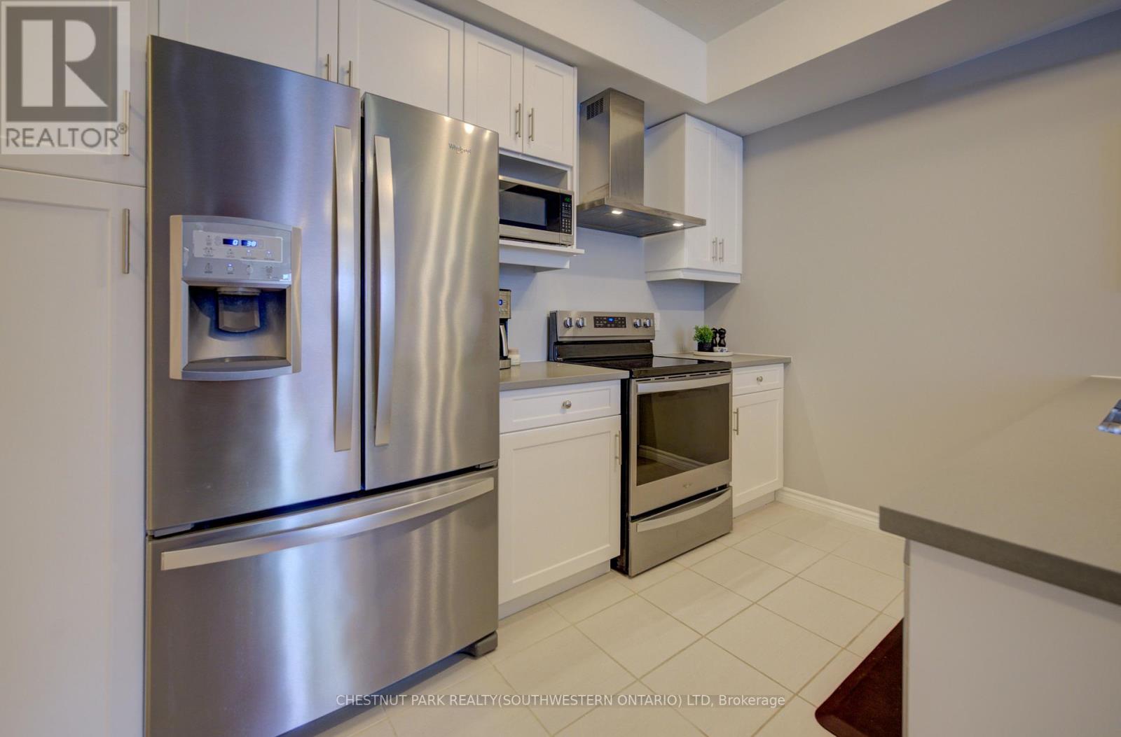 156 Wheat Lane, Kitchener, Ontario  N2R 0R4 - Photo 7 - X12977640