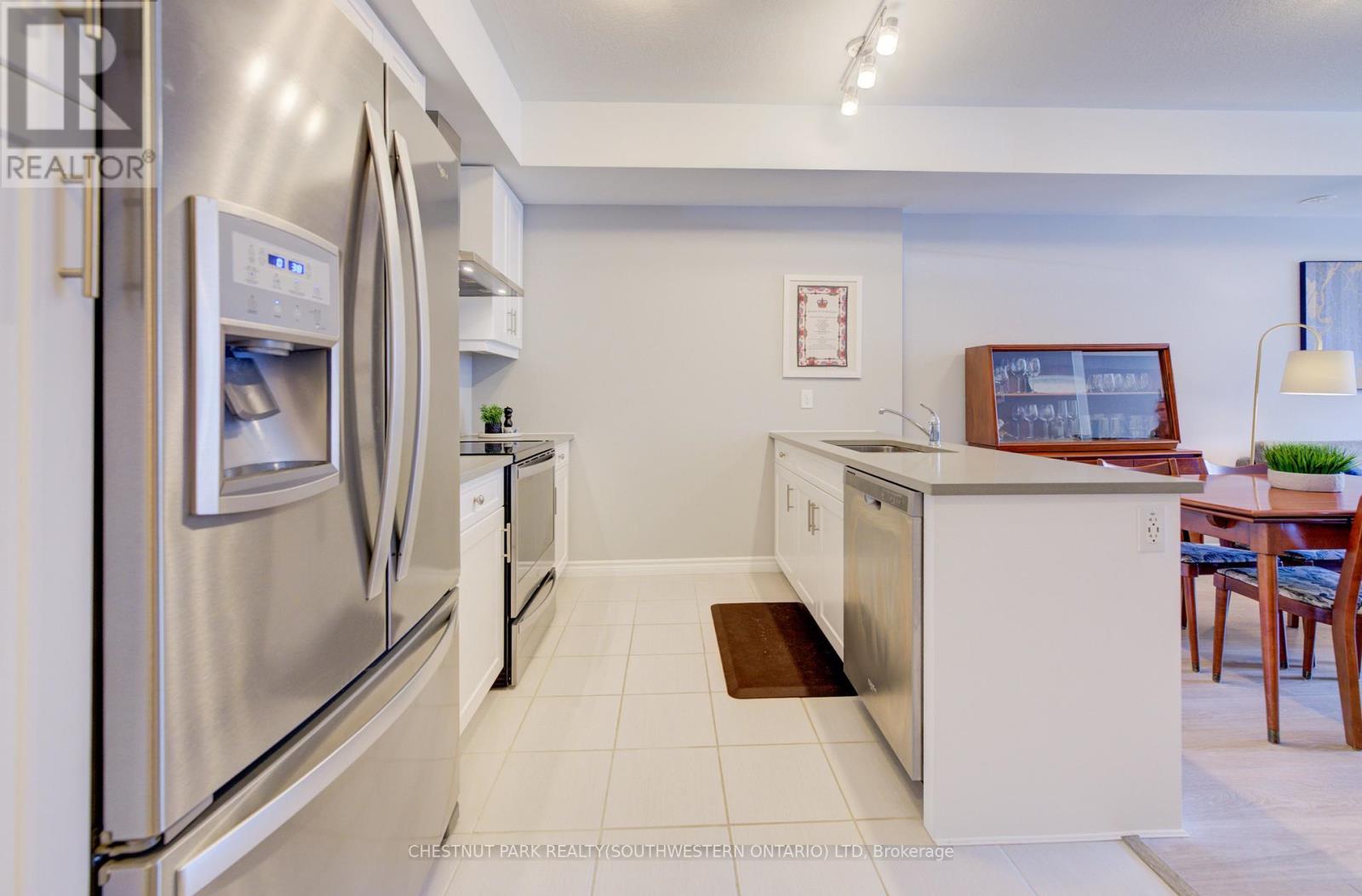 156 Wheat Lane, Kitchener, Ontario  N2R 0R4 - Photo 8 - X12977640