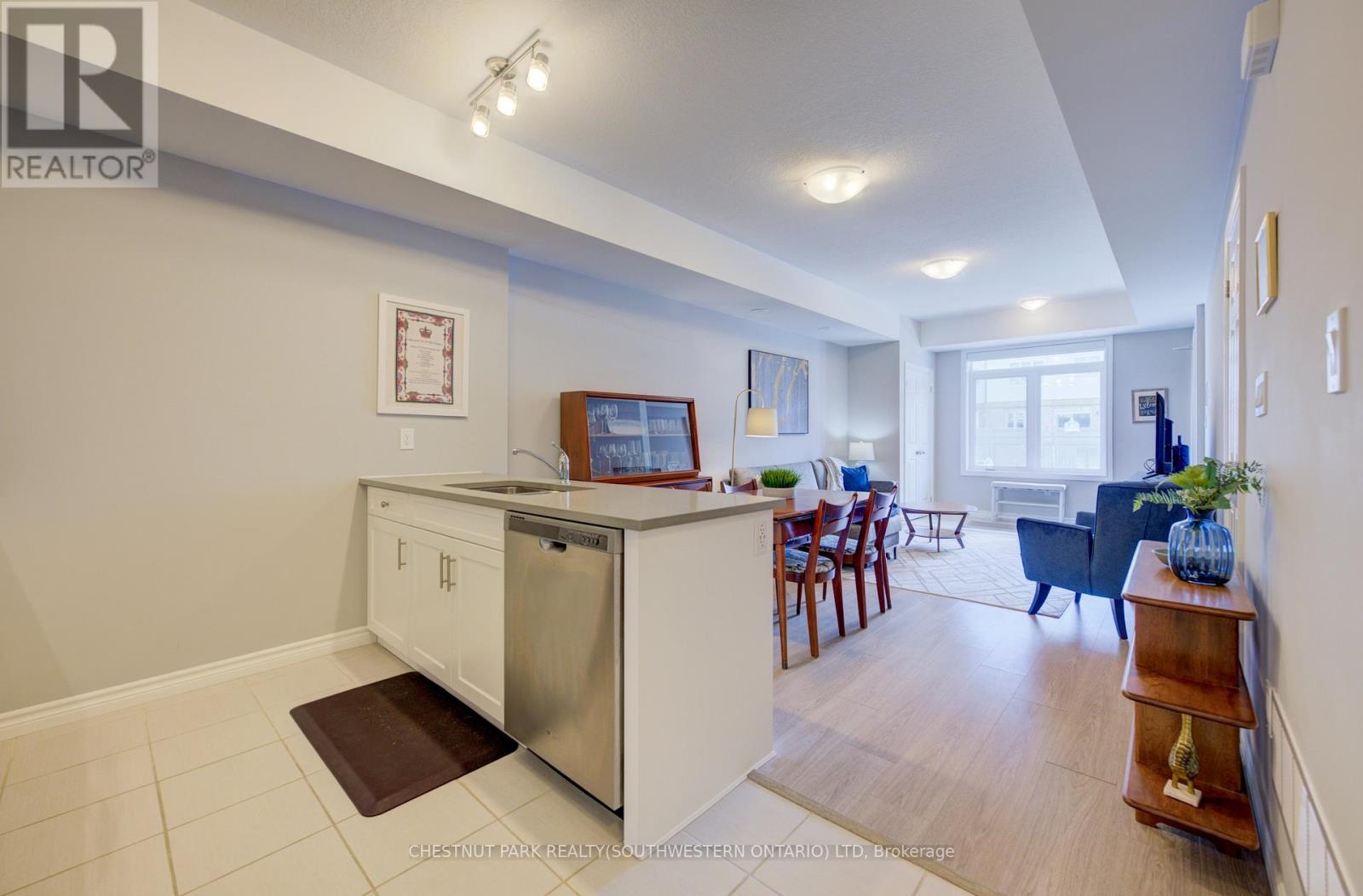 156 Wheat Lane, Kitchener, Ontario  N2R 0R4 - Photo 9 - X12977640