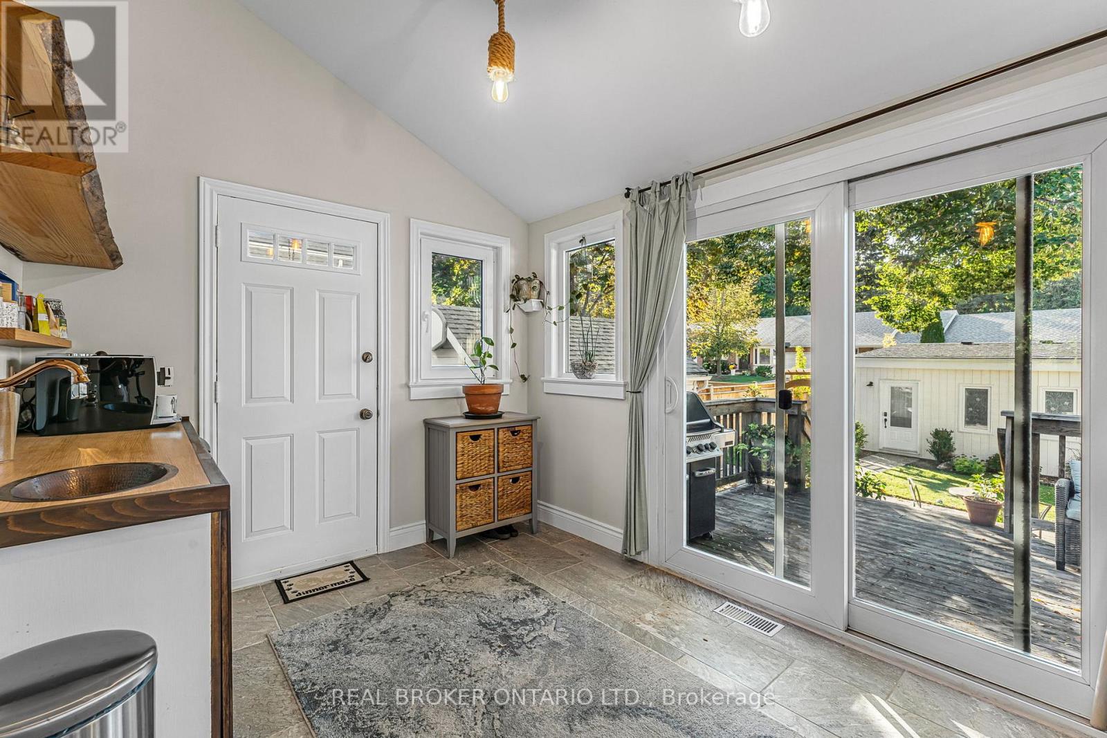 24 Robinson Street S, Grimsby, Ontario  L3M 3C4 - Photo 14 - X12977698