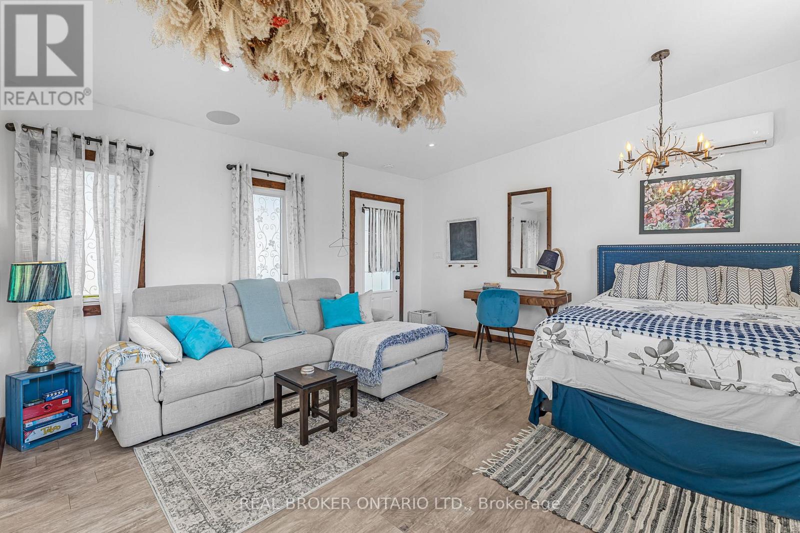 24 Robinson Street S, Grimsby, Ontario  L3M 3C4 - Photo 37 - X12977698