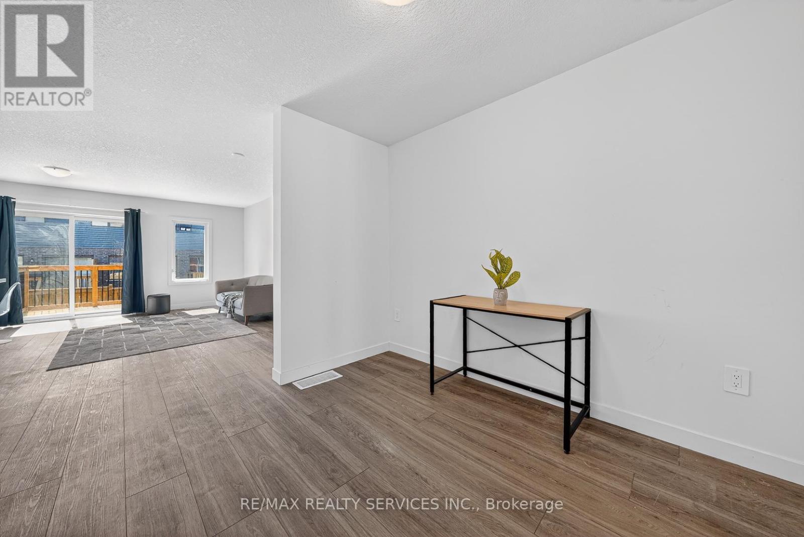 95 Queensbrook Crescent, Cambridge, Ontario  N1S 0E4 - Photo 11 - X12977718