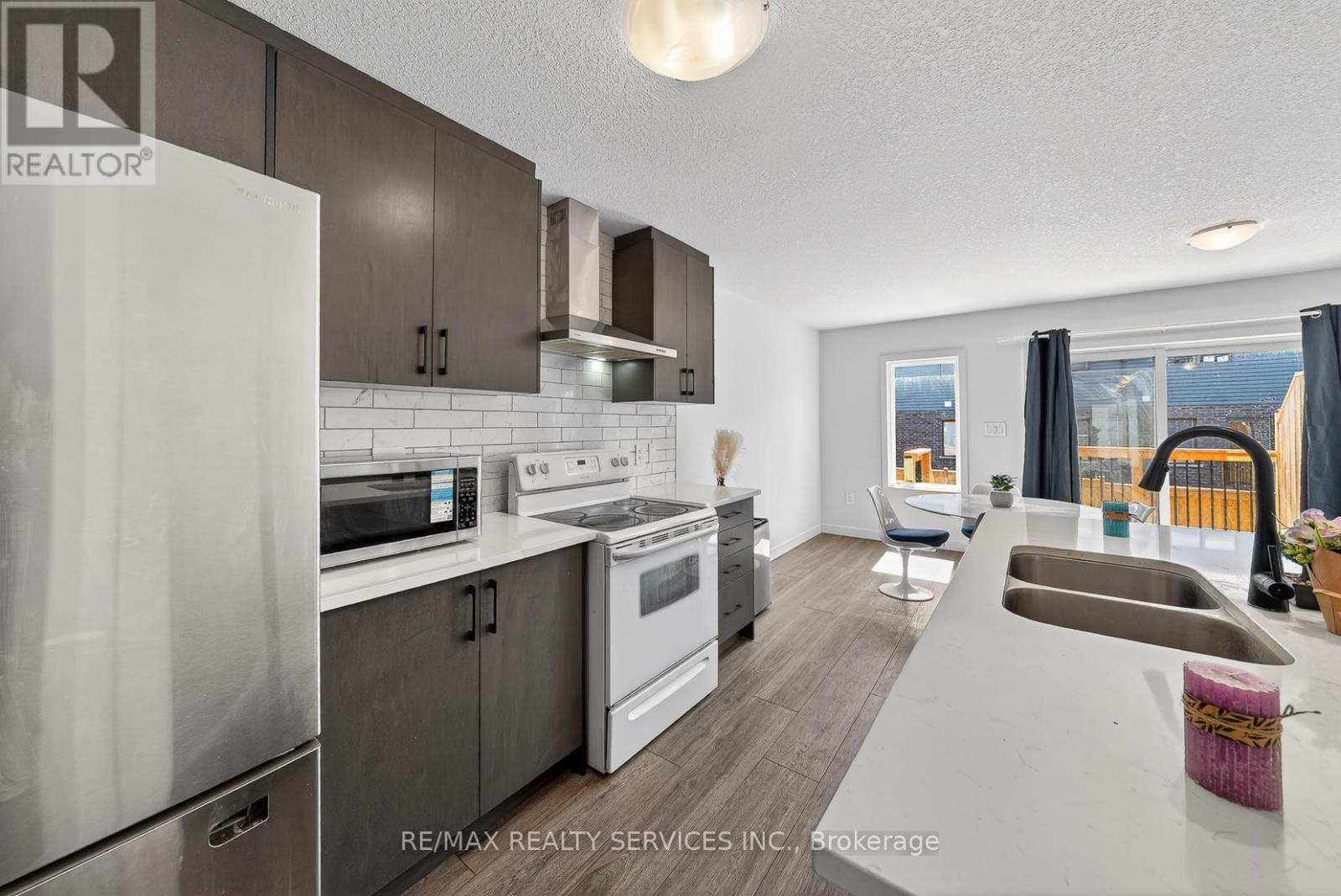 95 Queensbrook Crescent, Cambridge, Ontario  N1S 0E4 - Photo 24 - X12977718