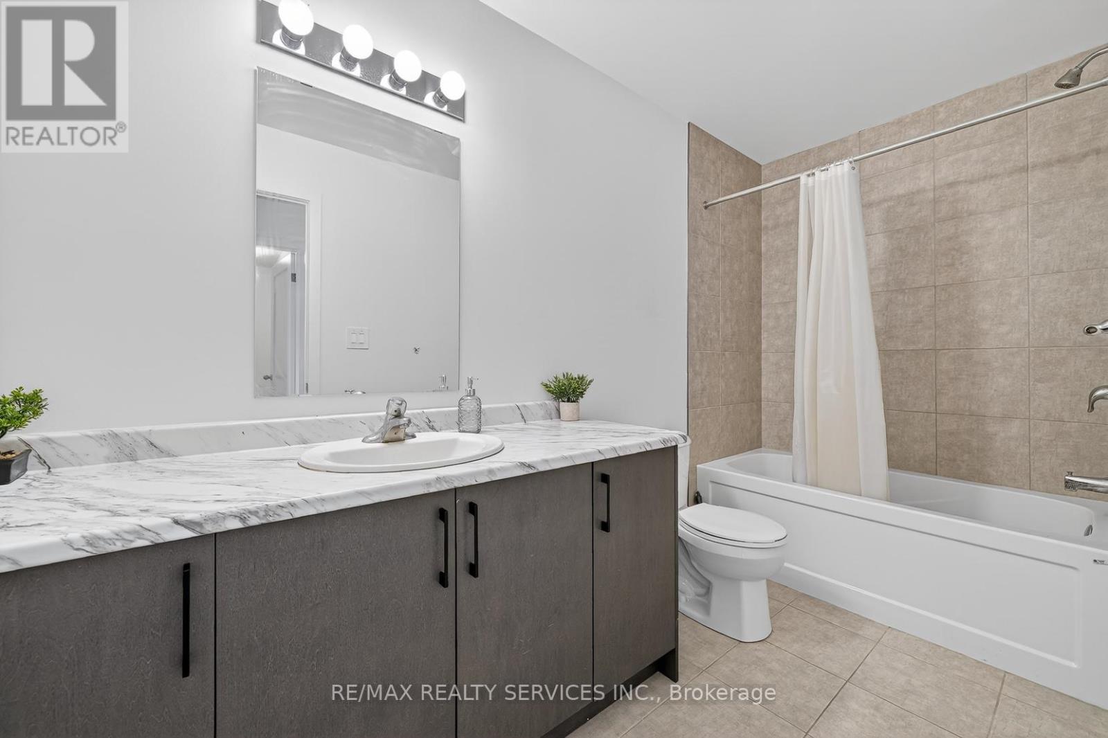 95 Queensbrook Crescent, Cambridge, Ontario  N1S 0E4 - Photo 26 - X12977718