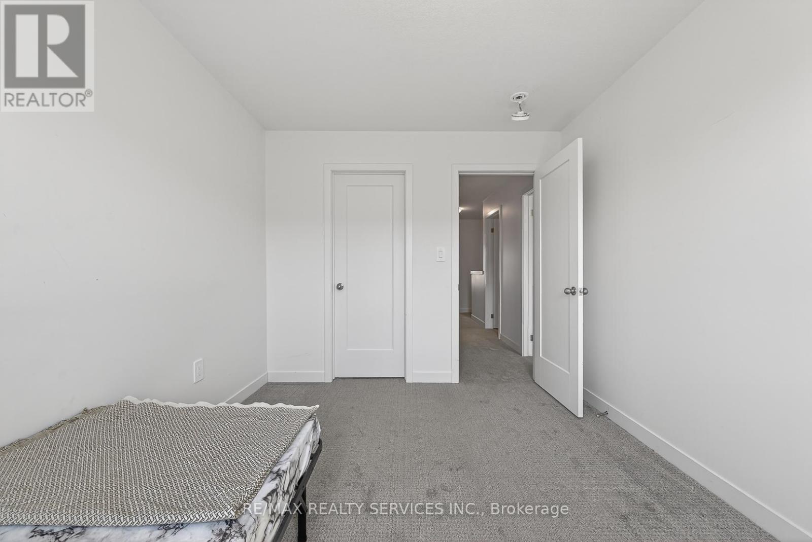 95 Queensbrook Crescent, Cambridge, Ontario  N1S 0E4 - Photo 28 - X12977718