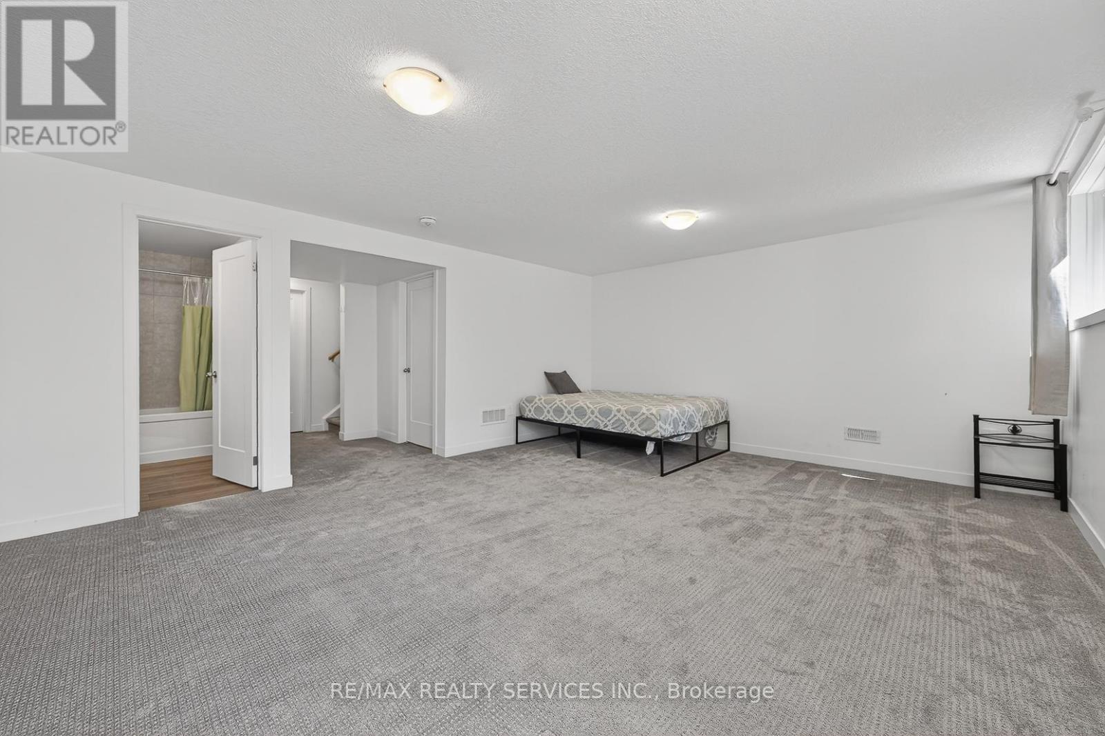 95 Queensbrook Crescent, Cambridge, Ontario  N1S 0E4 - Photo 45 - X12977718