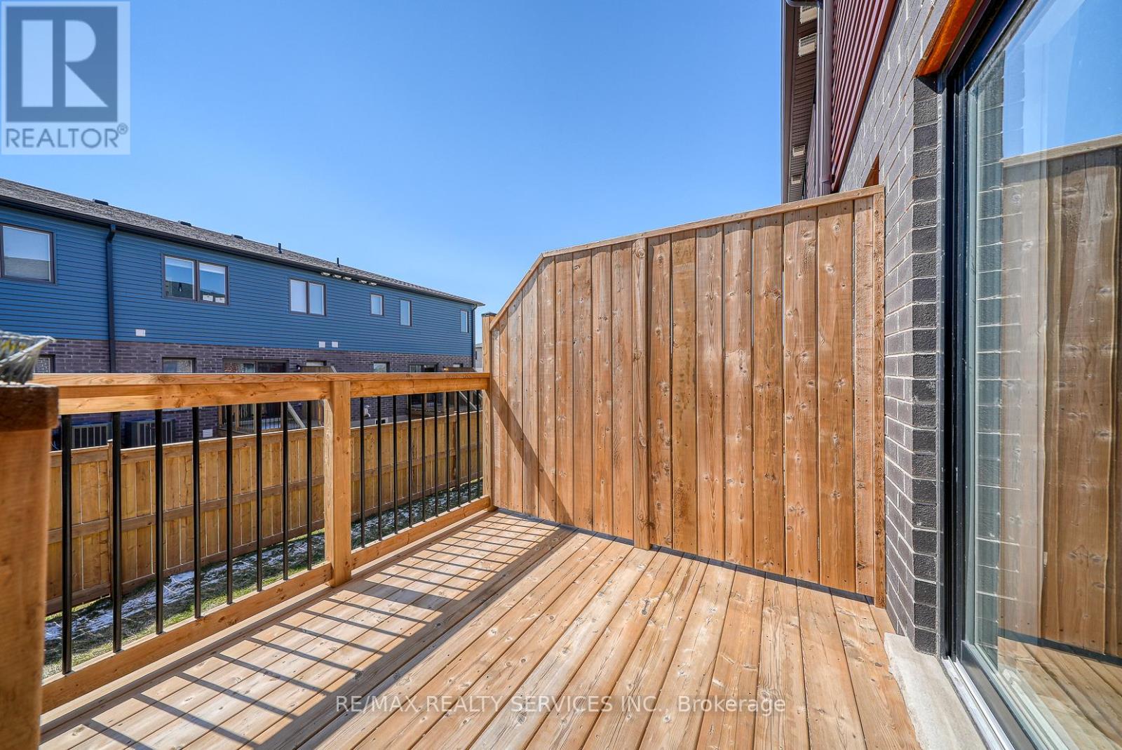 95 Queensbrook Crescent, Cambridge, Ontario  N1S 0E4 - Photo 5 - X12977718