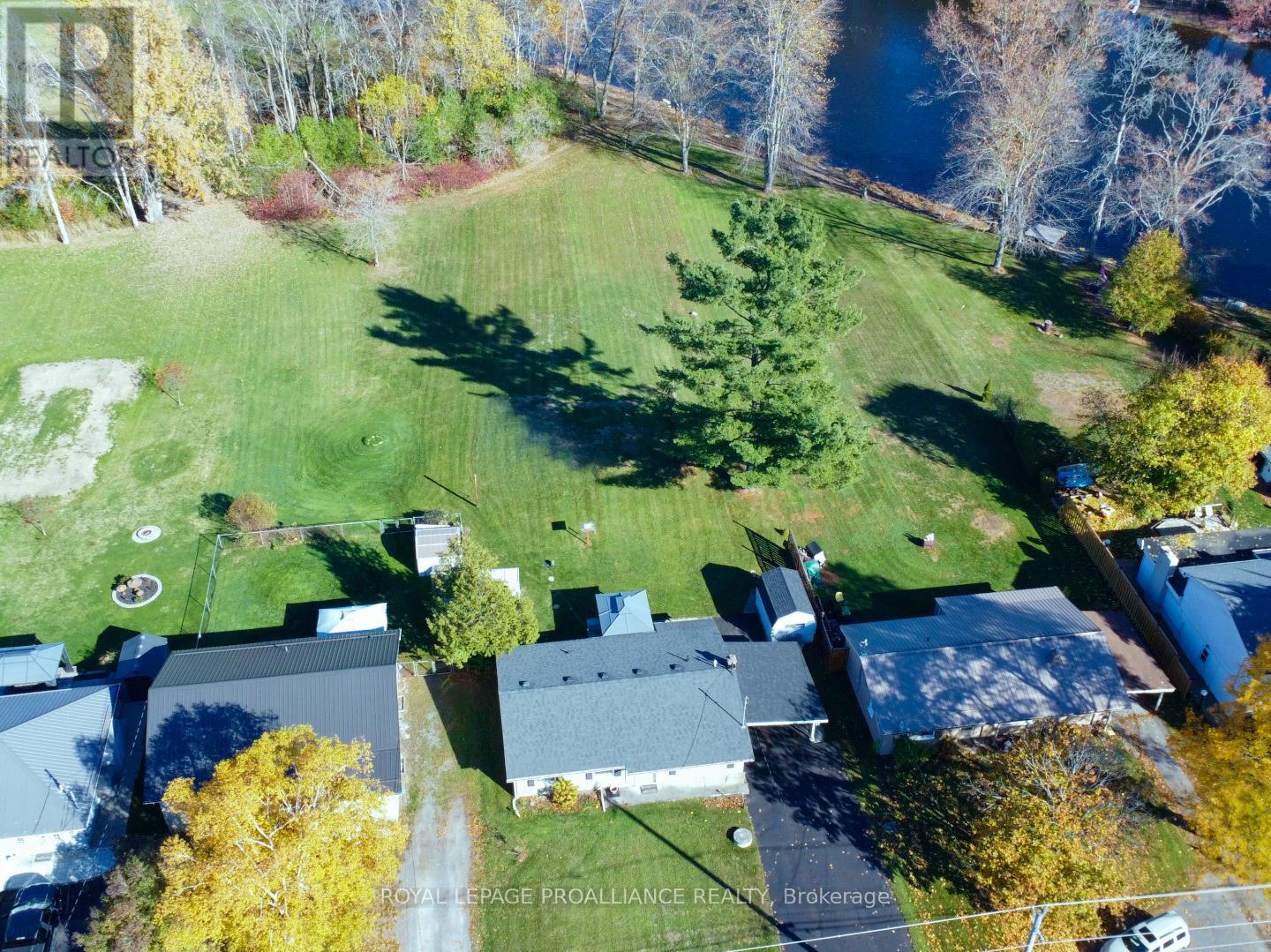 40 Ashley Street, Belleville, Ontario  K0K 2B0 - Photo 3 - X12776448