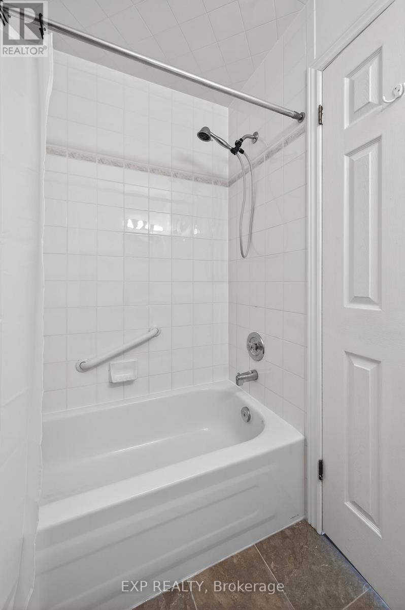 395 Riverview Drive, Strathroy-Caradoc, Ontario  N7G 4A8 - Photo 14 - X12976938