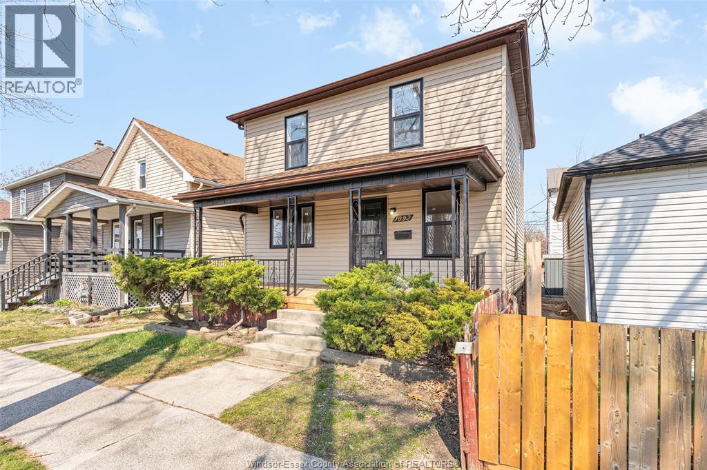 1092 St. Luke, Windsor, Ontario  N8Y 3M8 - Photo 2 - 26007653