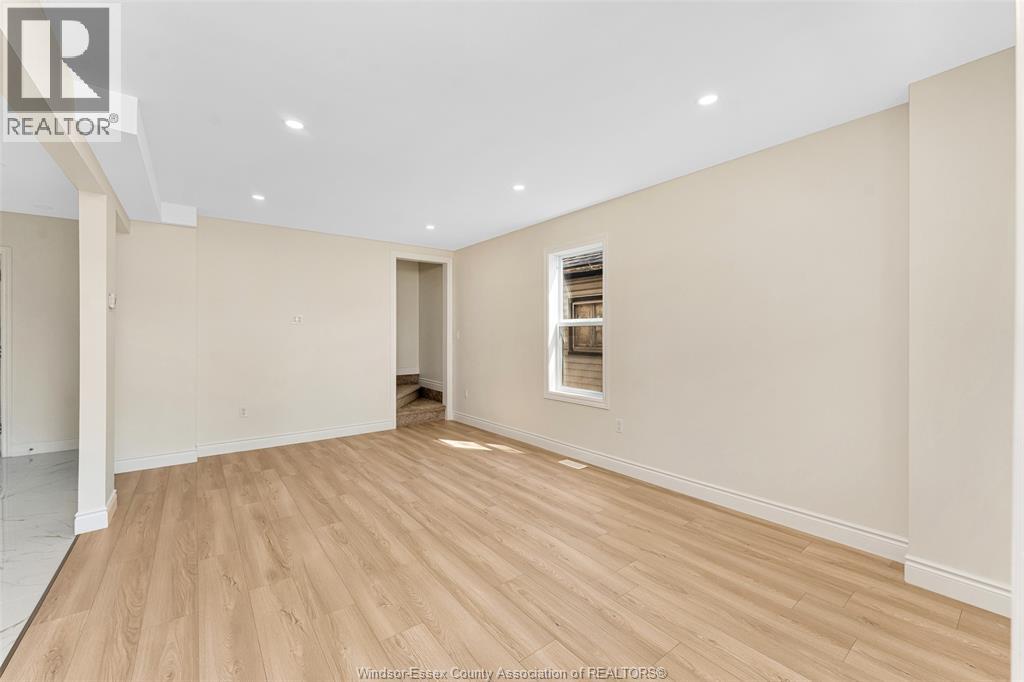 1092 St. Luke, Windsor, Ontario  N8Y 3M8 - Photo 3 - 26007653