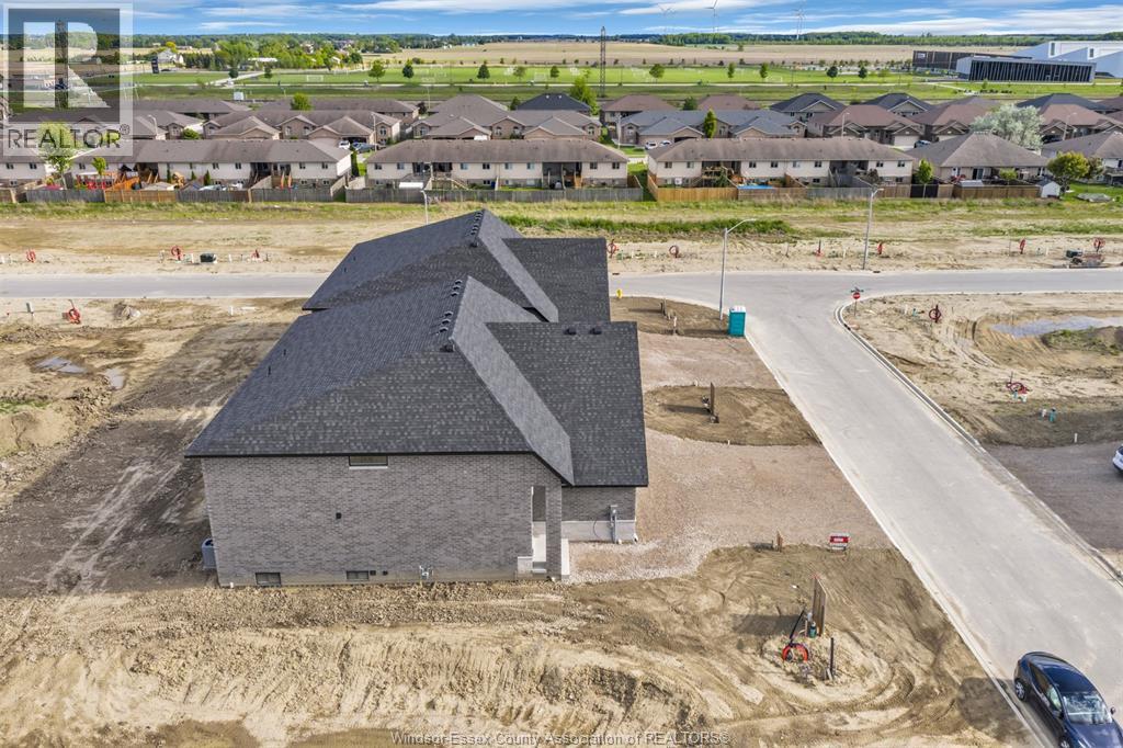 664 Linden, Lakeshore, Ontario  N0R 1A0 - Photo 3 - 26007603