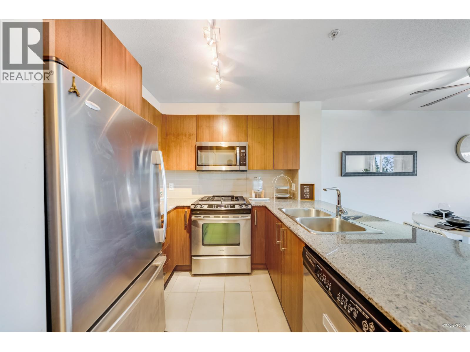 303 5889 IRMIN STREET, Burnaby, British Columbia