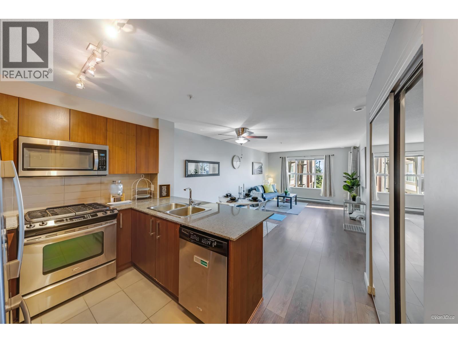 303 5889 Irmin Street, Burnaby, British Columbia  V5J 0C1 - Photo 5 - R3108602